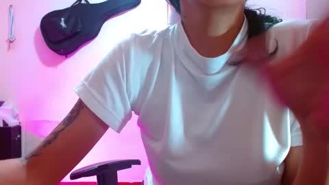 Snapshot of sexmilkdirty chatting on 12/12/24, 02:04 sexmilkdirty online show from 12/12/24, 02:04