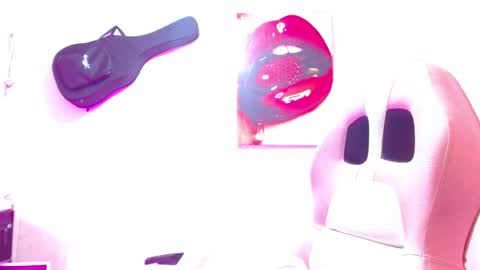 Snapshot of sexmilkdirty chatting on 12/12/24, 11:58 sexmilkdirty online show from 12/12/24, 11:58