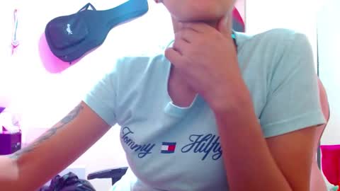 Snapshot of sexmilkdirty chatting on 12/21/24, 04:41 sexmilkdirty online show from 12/21/24, 04:41