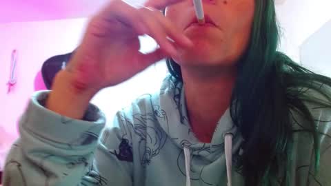 Snapshot of sexmilkdirty chatting on 12/31/24, 01:57 sexmilkdirty online show from 12/31/24, 01:57