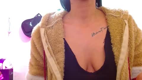 Snapshot of sexmilkdirty chatting on 01/04/25, 11:38 sexmilkdirty online show from 01/04/25, 11:38