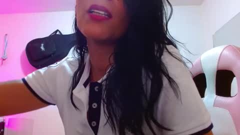 Snapshot of sexmilkdirty chatting on 01/19/25, 11:32 sexmilkdirty online show from 01/19/25, 11:32