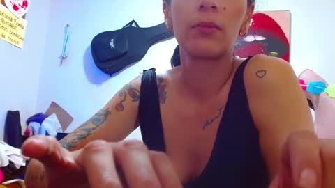 Snapshot of sexmilkdirty chatting on 02/23/25, 04:50 sexmilkdirty online show from 02/23/25, 04:50