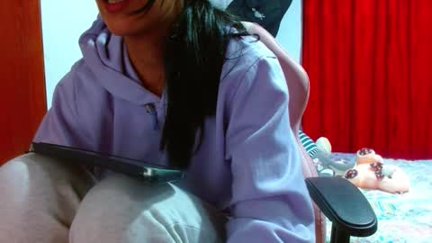 Snapshot of sexmilkdirty chatting on 10/19/25, 02:56 sexmilkdirty online show from 10/19/25, 02:56