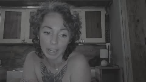 Trixy Rose online show from 01/05/25, 07:28