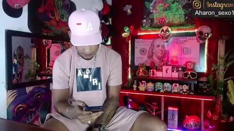 Aharon  ravelo online show from 11/30/25, 04:05