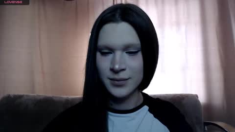 Snapshot of sexpired_princess chatting on 02/18/25, 06:37 Nextdoor Princess online show from 02/18/25, 06:37