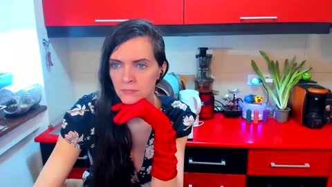 sexqueen1111 online show from 03/04/25, 06:37