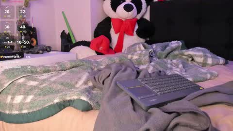 Snapshot of sextape_couple chatting on 05/06/26, 12:32 Ask me online show from 05/06/26, 12:32