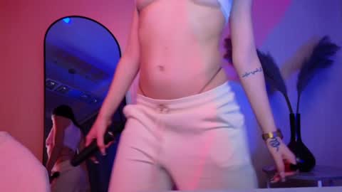 Snapshot of sextezi chatting on 01/27/25, 04:01 sextezi online show from 01/27/25, 04:01