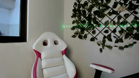 SARA    online show from 02/10/25, 06:56