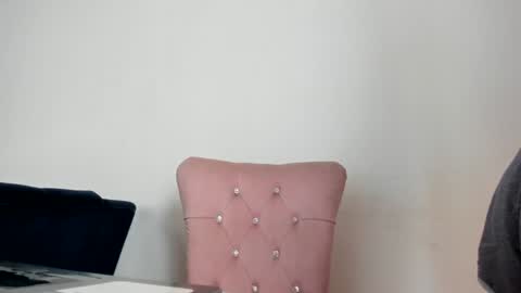 SARA    online show from 10/05/25, 10:07