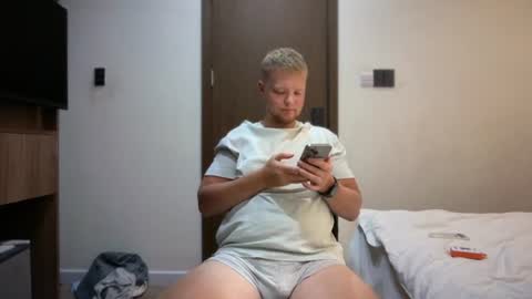 Snapshot of sexual_sbotage chatting on 06/14/26, 02:41 Max Leman online show from 06/14/26, 02:41