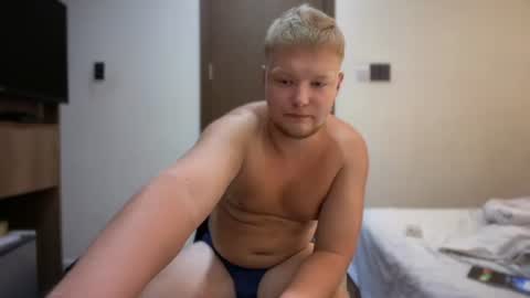 Snapshot of sexual_sbotage chatting on 07/26/26, 04:14 Max Leman online show from 07/26/26, 04:14