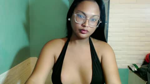 Snapshot of sexuallyattractive_mae chatting on 06/22/26, 09:06 sexuallyattractive_mae online show from 06/22/26, 09:06