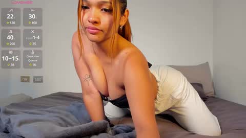 Snapshot of sexualmindset chatting on 01/07/25, 07:06 Andrea online show from 01/07/25, 07:06