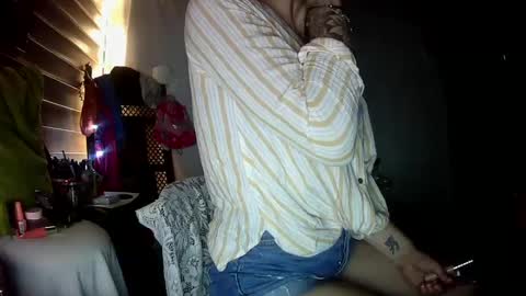 Snapshot of sexxileeah42o chatting on 09/17/25, 08:21 Leeah CloudZzz online show from 09/17/25, 08:21