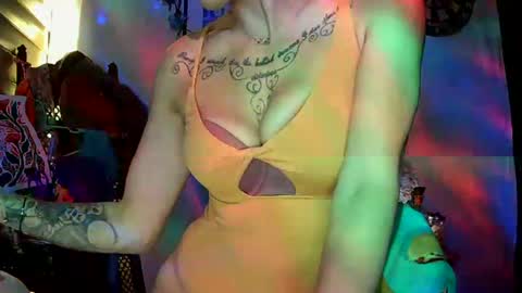 Snapshot of sexxileeah42o chatting on 09/18/25, 11:34 Leeah CloudZzz online show from 09/18/25, 11:34