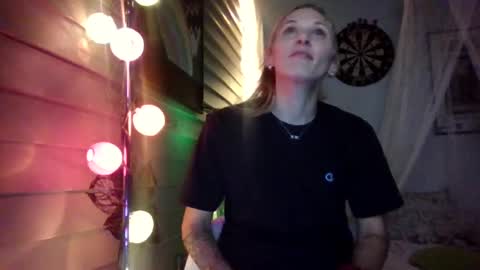 Snapshot of sexxileeah42o chatting on 09/29/25, 05:51 Leeah CloudZzz online show from 09/29/25, 05:51