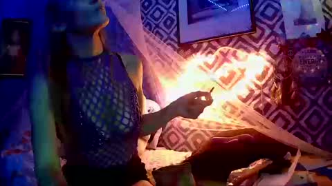 Snapshot of sexxileeah42o chatting on 10/16/25, 07:59 Leeah CloudZzz online show from 10/16/25, 07:59