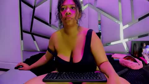 Snapshot of sexxtaty chatting on 06/06/26, 03:17 Sexxtaty online show from 06/06/26, 03:17