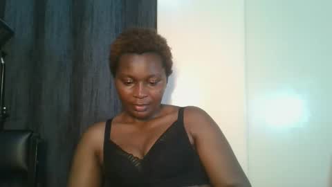 sexxy_amira online show from 10/29/25, 04:48