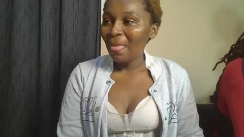 sexxy_amira online show from 12/01/25, 02:11