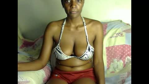 Snapshot of sexxy_boobiess chatting on 10/27/25, 06:28 Natural boobs online show from 10/27/25, 06:28