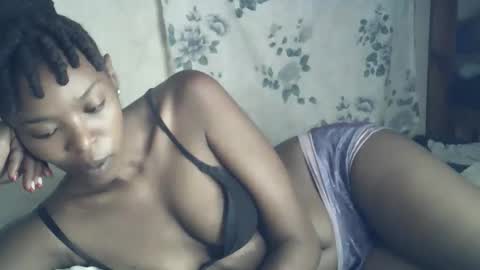 sexxy_curvy23 online show from 02/28/26, 05:08