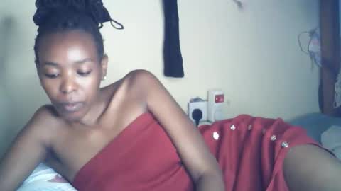 Snapshot of sexxy_curvy23 chatting on 05/05/26, 05:15 sexxy_curvy23 online show from 05/05/26, 05:15