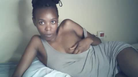 Snapshot of sexxy_curvy23 chatting on 05/07/26, 06:02 sexxy_curvy23 online show from 05/07/26, 06:02