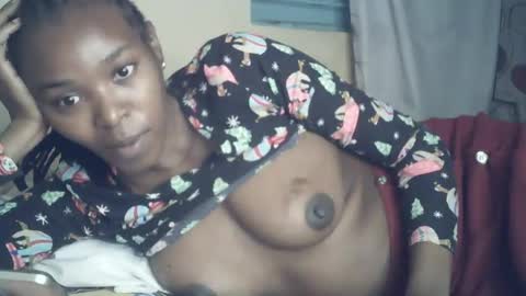 sexxy_curvy23 online show from 07/03/26, 03:46