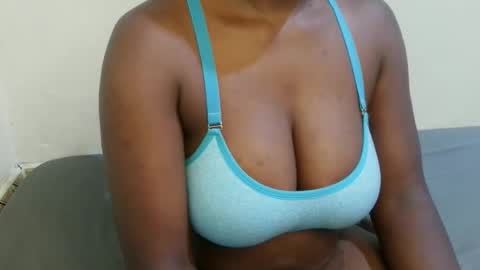 sexxy_maya1 online show from 04/13/26, 09:48