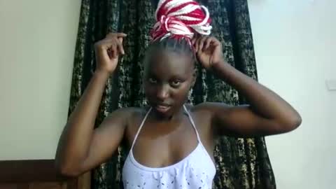 Snapshot of sexxy_melmine chatting on 05/17/26, 11:28 Dolly online show from 05/17/26, 11:28