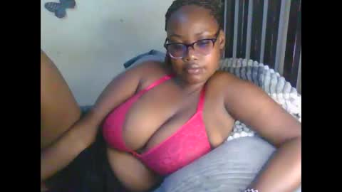 Snapshot of sexxy_mish chatting on 05/01/26, 04:50 sexxy_mish online show from 05/01/26, 04:50