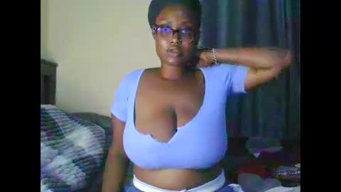 Snapshot of sexxy_mish chatting on 06/10/26, 07:02 sexxy_mish online show from 06/10/26, 07:02