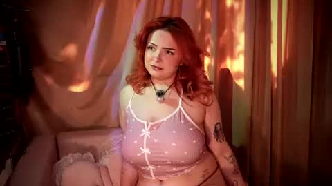 Snapshot of sexxy_vixen chatting on 06/17/26, 01:12 Lexy online show from 06/17/26, 01:12