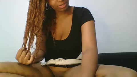 Snapshot of sexy__rhian chatting on 01/05/25, 06:35 sexy rhian online show from 01/05/25, 06:35