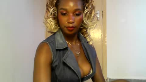sexy_africana05 online show from 07/25/26, 12:47