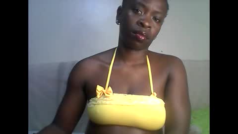 Snapshot of sexy_annbel chatting on 04/29/26, 10:27 Ann online show from 04/29/26, 10:27