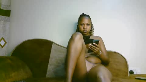 Snapshot of sexy_ariana_2 chatting on 03/08/25, 06:21 Ariana online show from 03/08/25, 06:21