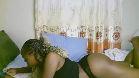 Snapshot of sexy_ariana_2 chatting on 03/09/25, 05:28 Ariana online show from 03/09/25, 05:28