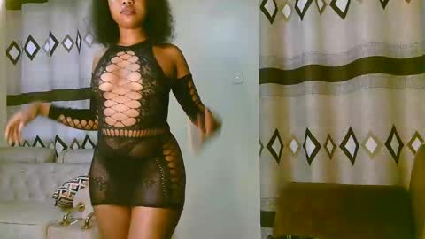 Snapshot of sexy_ariana_2 chatting on 11/15/25, 11:18 Ariana online show from 11/15/25, 11:18