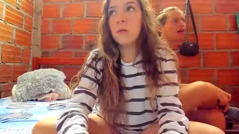 sexy_blondes_ online show from 04/21/26, 03:39