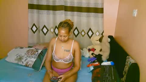 sexy_bluegirl online show from 10/27/25, 12:15