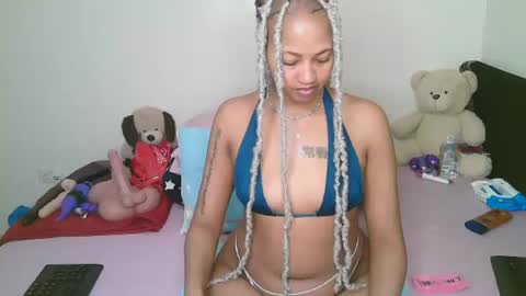 sexy_bluegirl online show from 06/18/26, 01:28