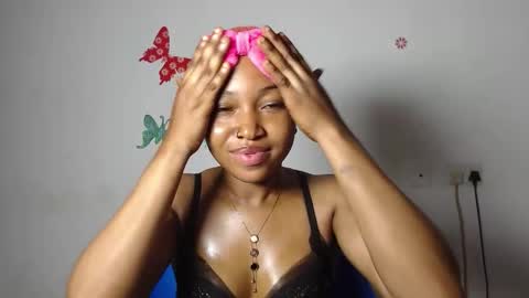 sexy_bluey247 online show from 12/03/25, 07:49