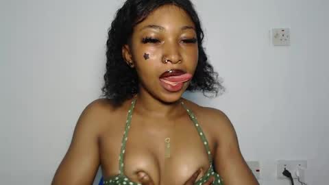 sexy_bluey247 online show from 04/04/26, 04:33