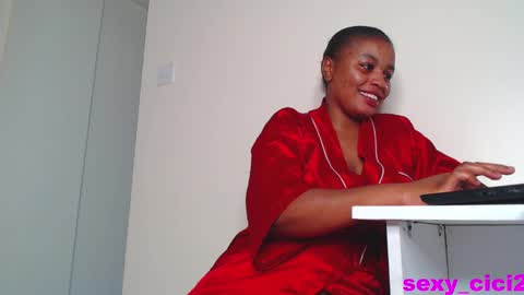 Snapshot of sexy_cici2 chatting on 02/27/25, 02:32 foxxy sweets online show from 02/27/25, 02:32