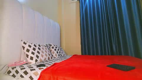 Snapshot of sexy_cici2 chatting on 05/07/26, 03:56 foxxy sweets online show from 05/07/26, 03:56